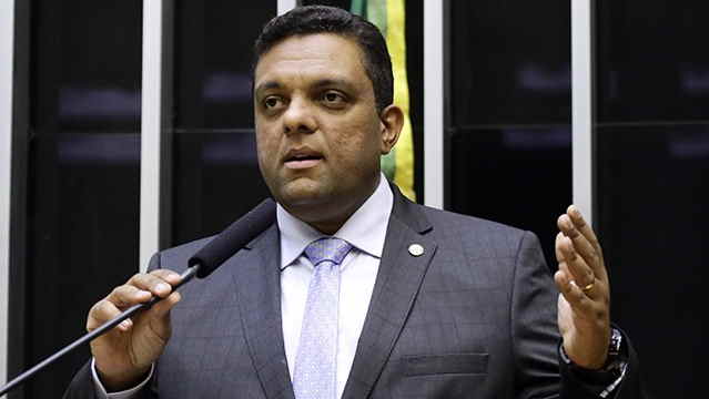 Alvo de operação da PF, Otoni de Paula chama Moraes de ‘tirano’