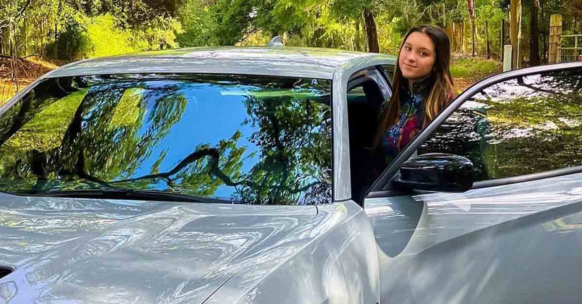 Após polêmica por Porsche, filha de Gugu tem carro de até R$ 420 mil Após polêmica por Porsche, filha de Gugu tem carro de até R$ 420 mil