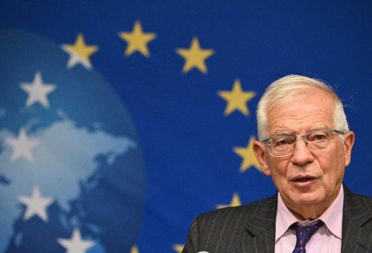 UE lembra à China importância de seu compromisso com direitos humanos UE lembra à China importância de seu compromisso com direitos humanos