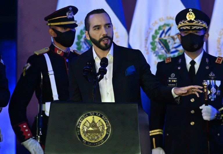 Presidente de El Salvador denuncia ‘atos de terrorismo’ contra consulado móvel nos EUA Presidente de El Salvador denuncia ‘atos de terrorismo’ contra consulado móvel nos EUA