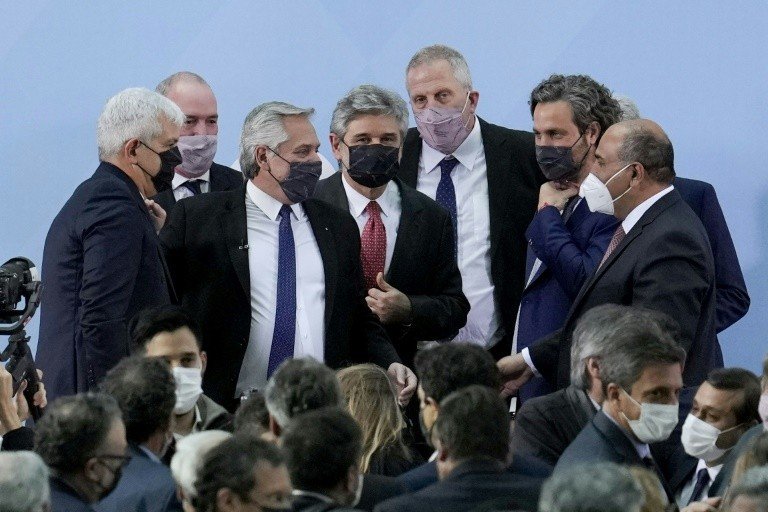 Fernández relança seu governo com novo gabinete após crise política na Argentina Fernández relança seu governo com novo gabinete após crise política na Argentina