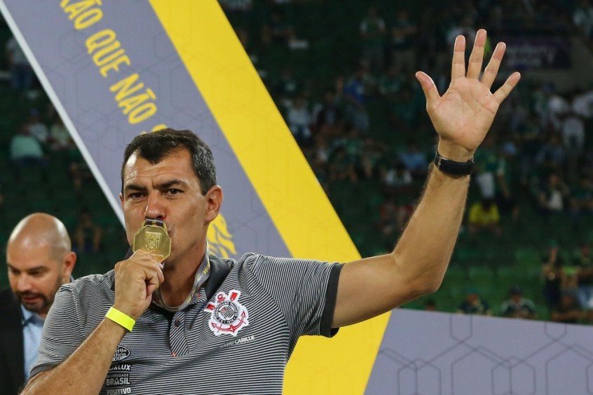 Fábio Carille tem desafio de repetir Vanderlei Luxemburgo no Santos Fábio Carille tem desafio de repetir Vanderlei Luxemburgo no Santos