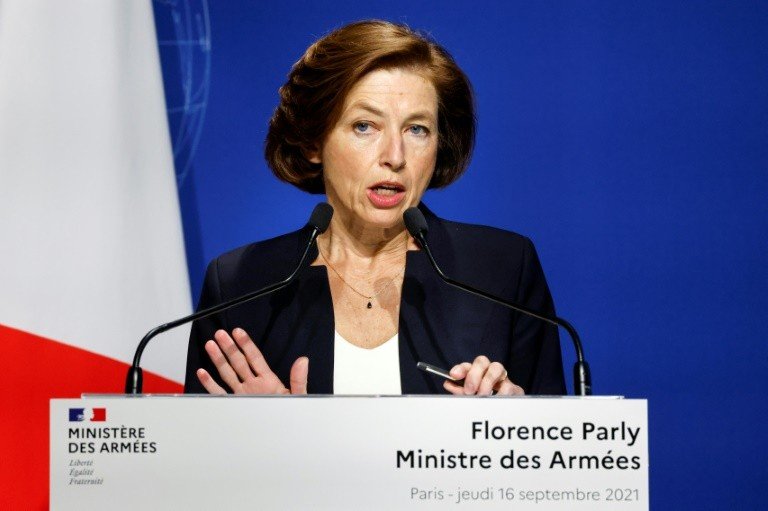 Reunião entre ministros de França e GB é cancelada após crise dos submarinos Reunião entre ministros de França e GB é cancelada após crise dos submarinos