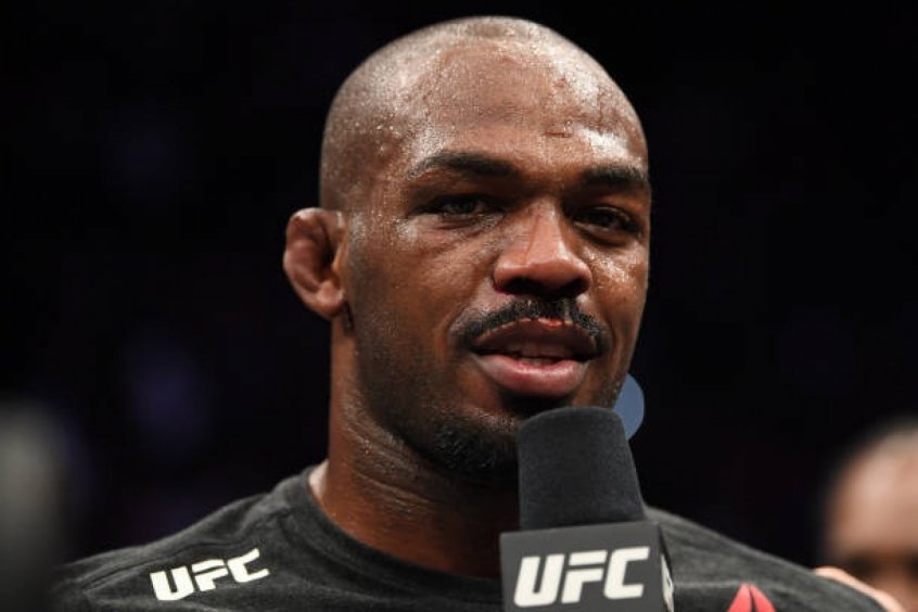 Jon Jones quebra o silêncio após suposta agressão à noiva: ‘Vou deixar o álcool no passado’ Jon Jones quebra o silêncio após suposta agressão à noiva: ‘Vou deixar o álcool no passado’