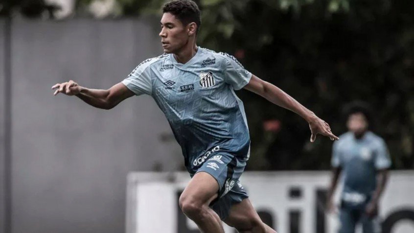 Sem acordo, Santos “rebaixa” Vinícius Balieiro para o Sub-23 Sem acordo, Santos “rebaixa” Vinícius Balieiro para o Sub-23