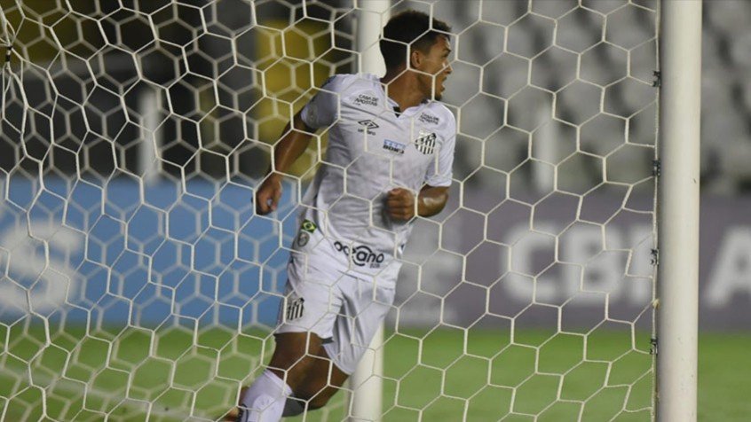 Atacantes do Santos não marcam gols há 50 dias Atacantes do Santos não marcam gols há 50 dias