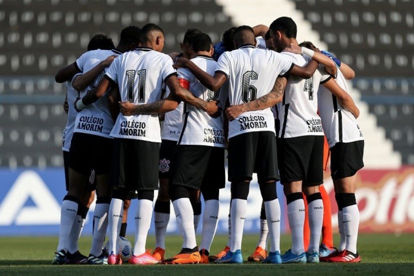 Corinthians atrasa pagamento de auxílio para jogadores da base Corinthians atrasa pagamento de auxílio para jogadores da base