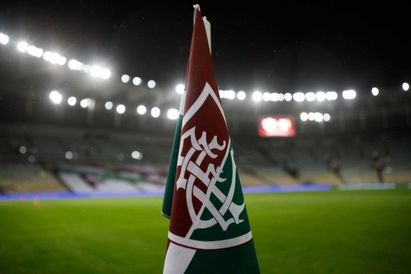 Com queda de sócios e R$ 4 milhões de prejuízo, Fluminense quer público e espera privilegiar adimplentes Com queda de sócios e R$ 4 milhões de prejuízo, Fluminense quer público e espera privilegiar adimplentes