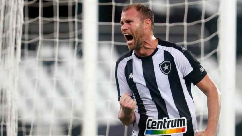 Botafogo não perdeu jogos na Série B do Brasileirão com Carli em campo Botafogo não perdeu jogos na Série B do Brasileirão com Carli em campo