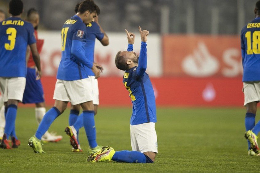 Brasil bate o Chile e mantém 100% de aproveitamento nas Eliminatórias Brasil bate o Chile e mantém 100% de aproveitamento nas Eliminatórias