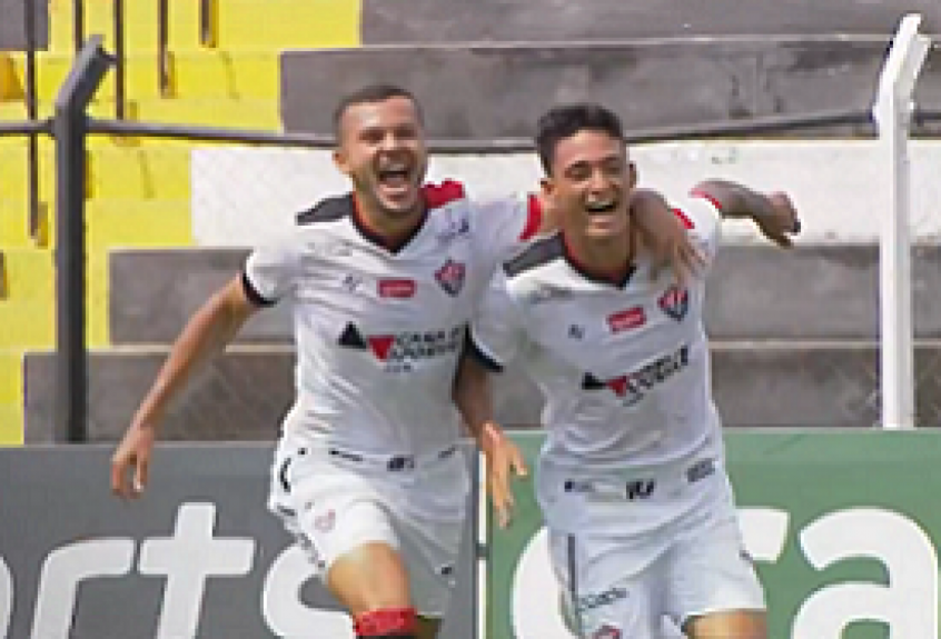 Vitória pode escapar do Z-4 diante do Coritiba; veja cenário Vitória pode escapar do Z-4 diante do Coritiba; veja cenário