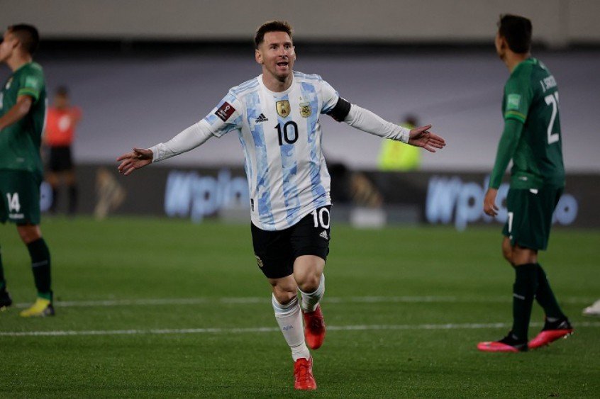 ‘Atrasado’, Pelé parabeniza Messi por ultrapassá-lo em número de gols pelas seleções ‘Atrasado’, Pelé parabeniza Messi por ultrapassá-lo em número de gols pelas seleções