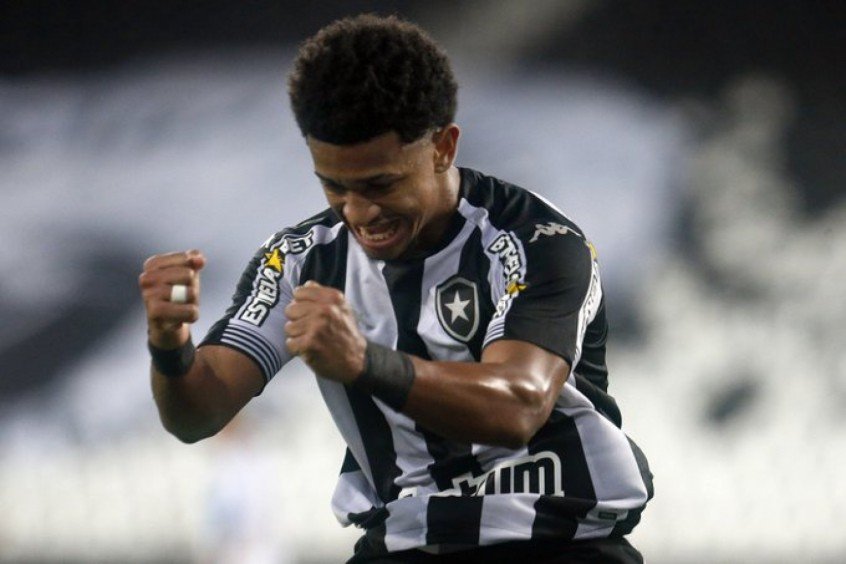 Botafogo está escalado para enfrentar o Náutico; veja o time titular e onde assistir Botafogo está escalado para enfrentar o Náutico; veja o time titular e onde assistir