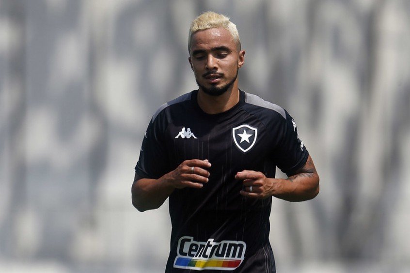Rafael inicia treinos com bola e Enderson revela que estreia no Botafogo depende do ‘dia a dia’ Rafael inicia treinos com bola e Enderson revela que estreia no Botafogo depende do ‘dia a dia’
