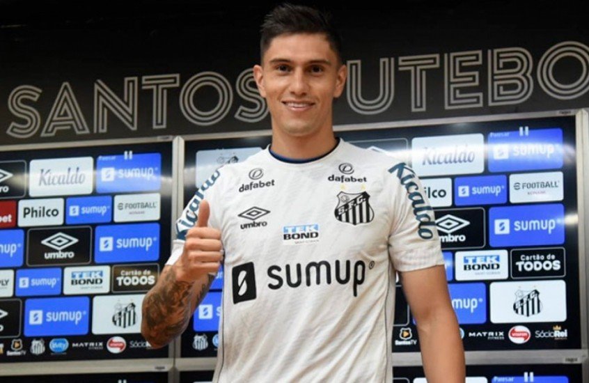Carille arma Santos com três zagueiros para enfrentar o Ceará Carille arma Santos com três zagueiros para enfrentar o Ceará