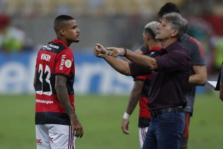 Renato vê méritos do Grêmio em vitória sobre o Flamengo, e afirma que saída de Everton Ribeiro já estava combinada Renato vê méritos do Grêmio em vitória sobre o Flamengo, e afirma que saída de Everton Ribeiro já estava combinada