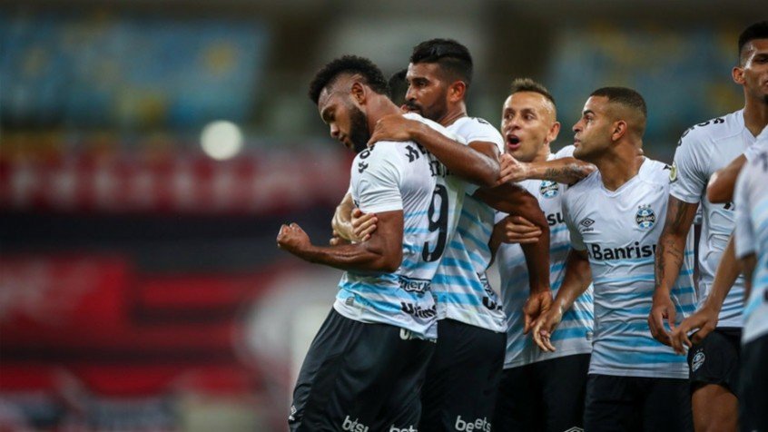 Brilho no Maraca! Grêmio bate Flamengo e Fluminense no Rio Brilho no Maraca! Grêmio bate Flamengo e Fluminense no Rio