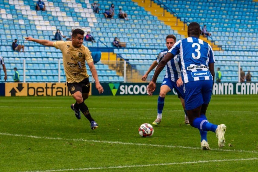 Alessandro vibra com gol contra Avai e projeta próxima rodada da Copa SC Alessandro vibra com gol contra Avai e projeta próxima rodada da Copa SC