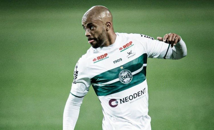 Romário é eleito o melhor lateral-esquerdo da rodada na Série B Romário é eleito o melhor lateral-esquerdo da rodada na Série B