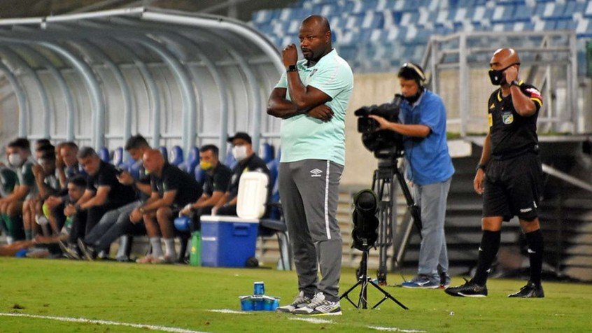 Marcão vê jogo equilibrado em empate do Fluminense, mas critica árbitro por gol anulado: ‘Já fez isso’ Marcão vê jogo equilibrado em empate do Fluminense, mas critica árbitro por gol anulado: ‘Já fez isso’