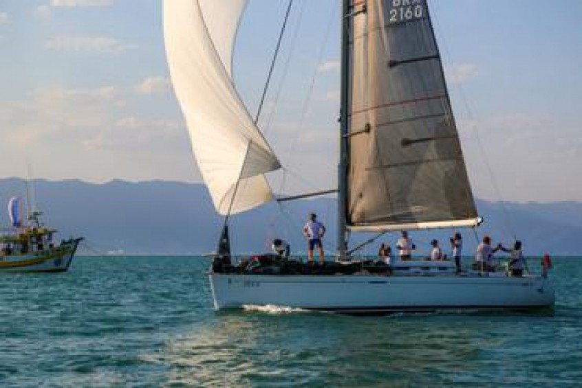 Yacht Club de Ilhabela mantém tradição de eventos náuticos Yacht Club de Ilhabela mantém tradição de eventos náuticos