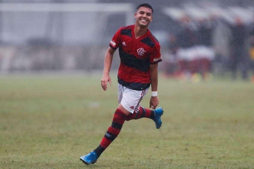 Yuri, do Flamengo, projeta final do Carioca sub-20 e destaca: ‘Só penso em entregar o meu melhor’ Yuri, do Flamengo, projeta final do Carioca sub-20 e destaca: ‘Só penso em entregar o meu melhor’