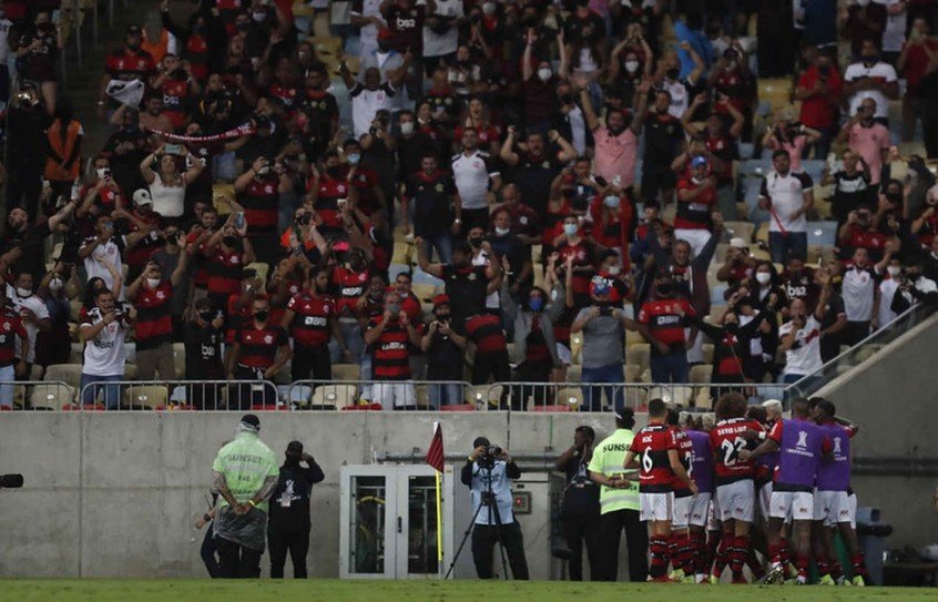 Futebol em tempos de pandemia: Flamengo x Barcelona leva torcida de volta ao ‘velho normal’ no Maracanã Futebol em tempos de pandemia: Flamengo x Barcelona leva torcida de volta ao ‘velho normal’ no Maracanã