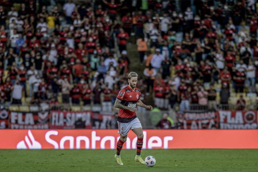 Por cotovelada, Léo Pereira pode perder eventual final do Flamengo na Libertadores Por cotovelada, Léo Pereira pode perder eventual final do Flamengo na Libertadores