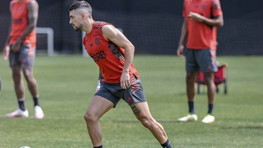 Com Arrascaeta, Flamengo encerra sua preparação de olho no confronto com o América-MG Com Arrascaeta, Flamengo encerra sua preparação de olho no confronto com o América-MG