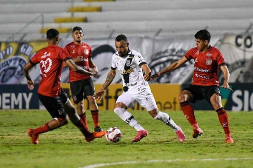 Ponte Preta tem dois gols anulados, mas vence Brasil de Pelotas pela Série B Ponte Preta tem dois gols anulados, mas vence Brasil de Pelotas pela Série B