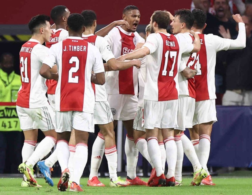 Em jogo tranquilo, Ajax vence Besiktas pela Champions League Em jogo tranquilo, Ajax vence Besiktas pela Champions League