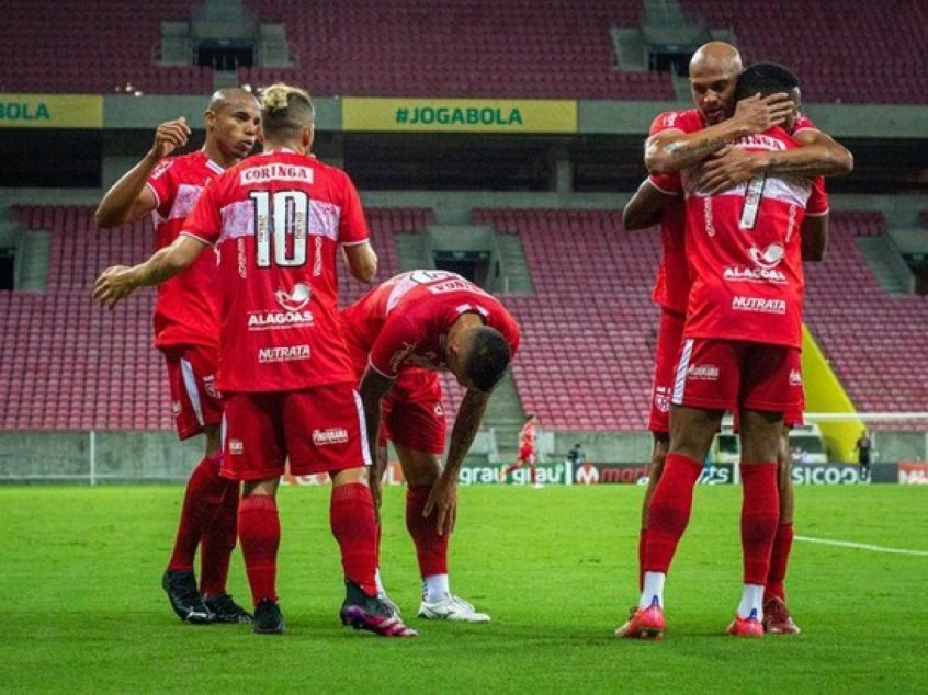 CRB vence Náutico e entra no G4 da Série B CRB vence Náutico e entra no G4 da Série B