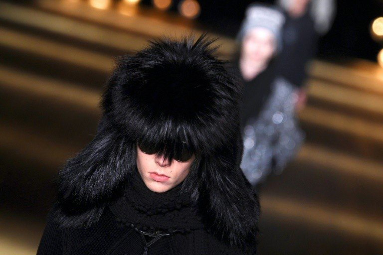 Saint Laurent e Brioni anunciam fim do uso de peles nas coleções Saint Laurent e Brioni anunciam fim do uso de peles nas coleções