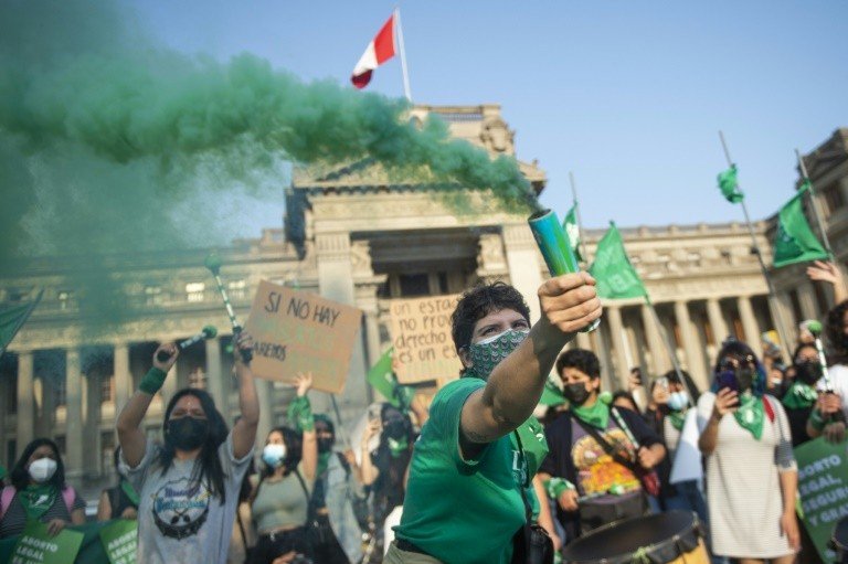 Manifestantes pedem legalização do aborto no Peru Manifestantes pedem legalização do aborto no Peru