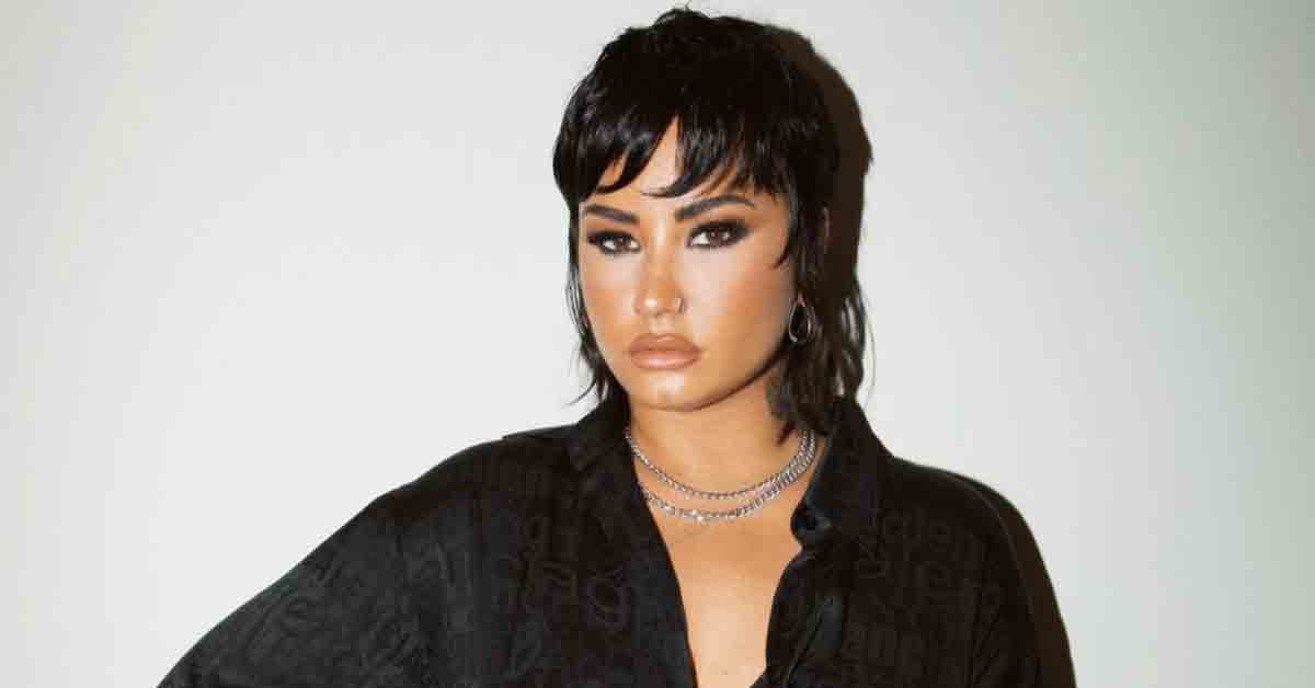 Demi Lovato fala sobre ser não-binária: ‘Minhas energias masculina e feminina são iguais’