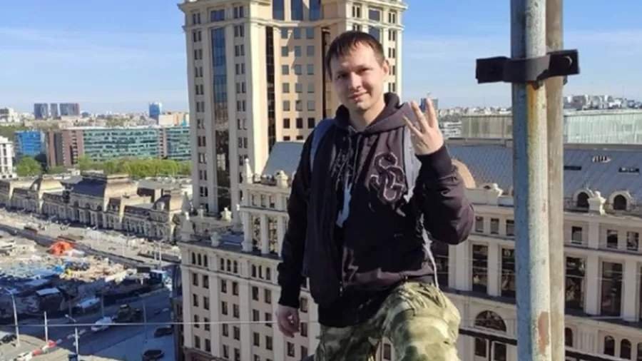 Youtuber morre após cair de prédio abandonado onde fazia vídeos Youtuber morre após cair de prédio abandonado onde fazia vídeos