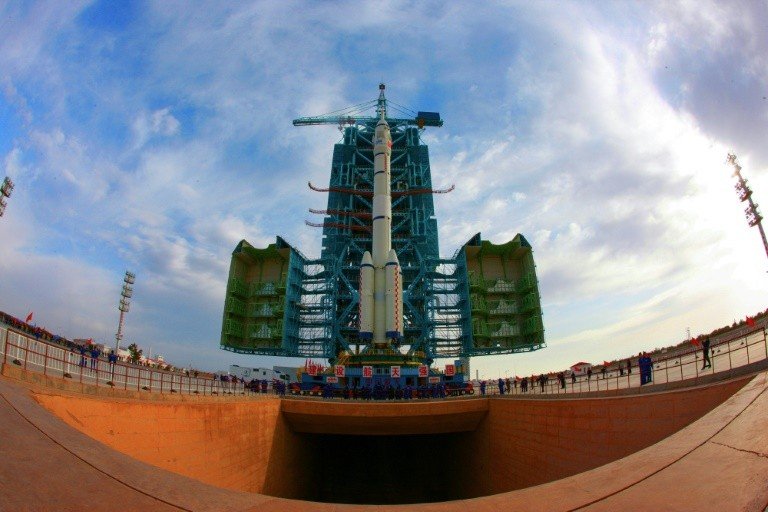Astronautas chineses chegam a estação espacial para sua missão mais longa Astronautas chineses chegam a estação espacial para sua missão mais longa