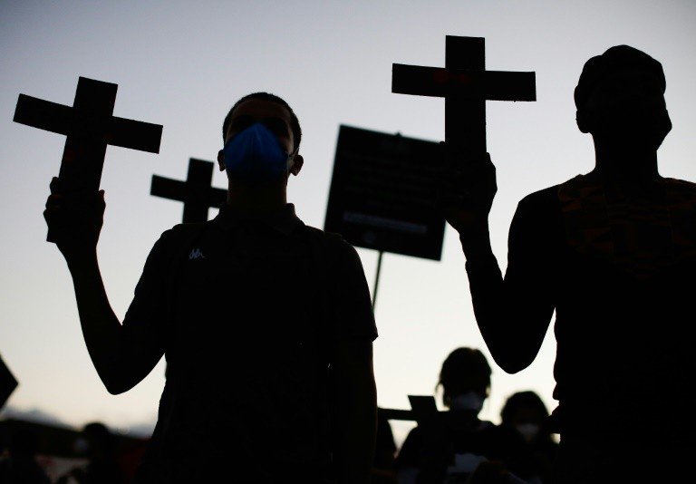 Estudo indica que 80% dos jovens vítimas de morte violenta no Brasil entre 2016-2020 eram negros Estudo indica que 80% dos jovens vítimas de morte violenta no Brasil entre 2016-2020 eram negros
