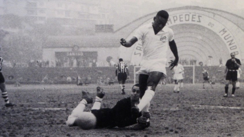 Pelé, 81 anos: camisa 10 do Santos, primeira equipe brasileira a conquistar a Copa Libertadores Pelé, 81 anos: camisa 10 do Santos, primeira equipe brasileira a conquistar a Copa Libertadores