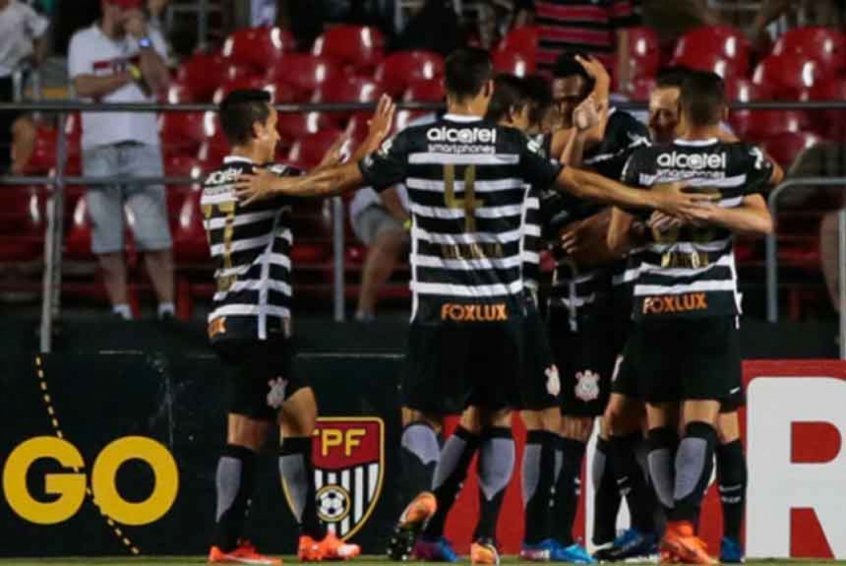 Em última vitória do Corinthians no Morumbi, Ceni comandava o rival e Jô abriu caminho para triunfo Em última vitória do Corinthians no Morumbi, Ceni comandava o rival e Jô abriu caminho para triunfo