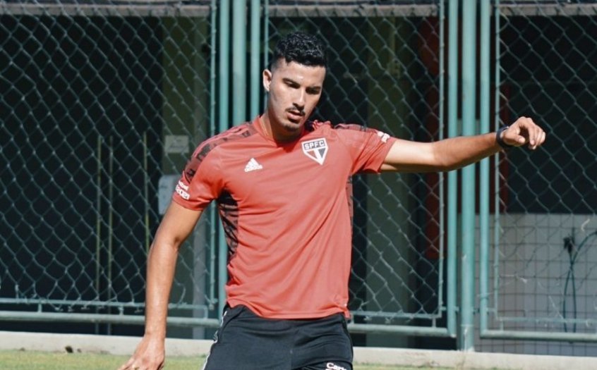 Walce dá prazo para retornar ao São Paulo e fala sobre cirurgia no joelho Walce dá prazo para retornar ao São Paulo e fala sobre cirurgia no joelho