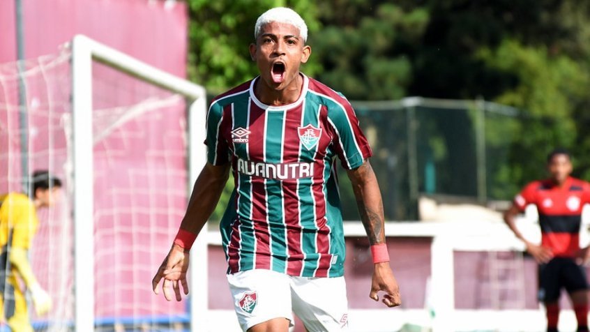 ‘Carrasco’ do Flamengo na base, John Kennedy tem chance no clássico em busca de afirmação no Fluminense ‘Carrasco’ do Flamengo na base, John Kennedy tem chance no clássico em busca de afirmação no Fluminense