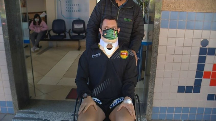 Árbitro conta que não viu vídeo da agressão de jogador e promete: ‘Vou ficar bem logo’ Árbitro conta que não viu vídeo da agressão de jogador e promete: ‘Vou ficar bem logo’