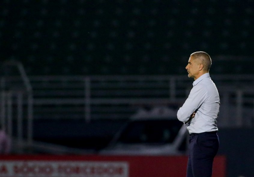 Gaviões da Fiel pede a saída de Sylvinho do comando do Corinthians Gaviões da Fiel pede a saída de Sylvinho do comando do Corinthians