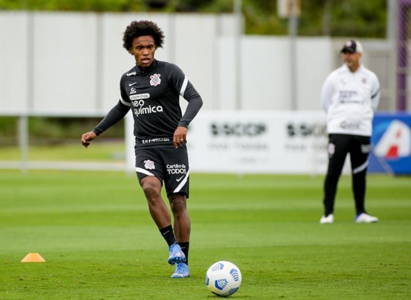Sylvinho diz que não há ‘culpados’ por lesão de Willian e exalta cuidados com atleta ao justificar sua escalação Sylvinho diz que não há ‘culpados’ por lesão de Willian e exalta cuidados com atleta ao justificar sua escalação