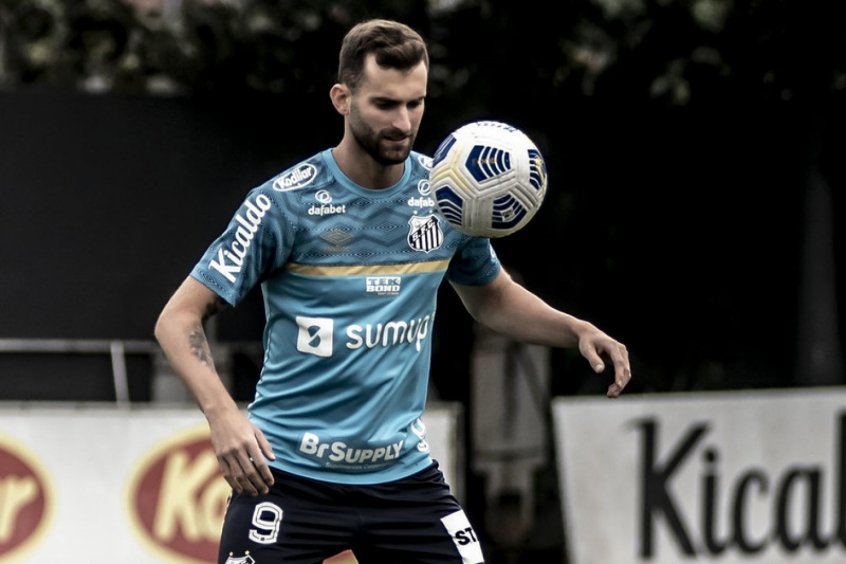 Com lesão panturrilha, Santos perde Léo Baptistão por três semanas Com lesão panturrilha, Santos perde Léo Baptistão por três semanas