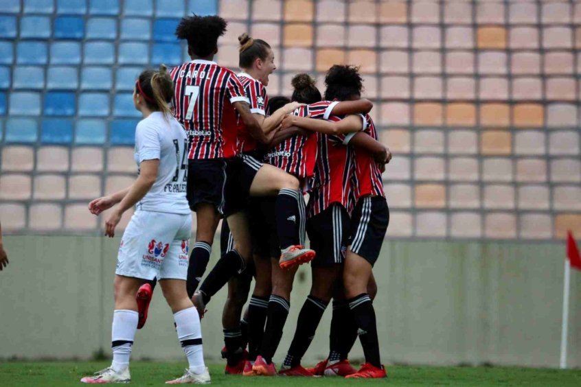 Com gol no fim, São Paulo vence o Santos e sai em vantagem na semifinal do Paulista Feminino Com gol no fim, São Paulo vence o Santos e sai em vantagem na semifinal do Paulista Feminino