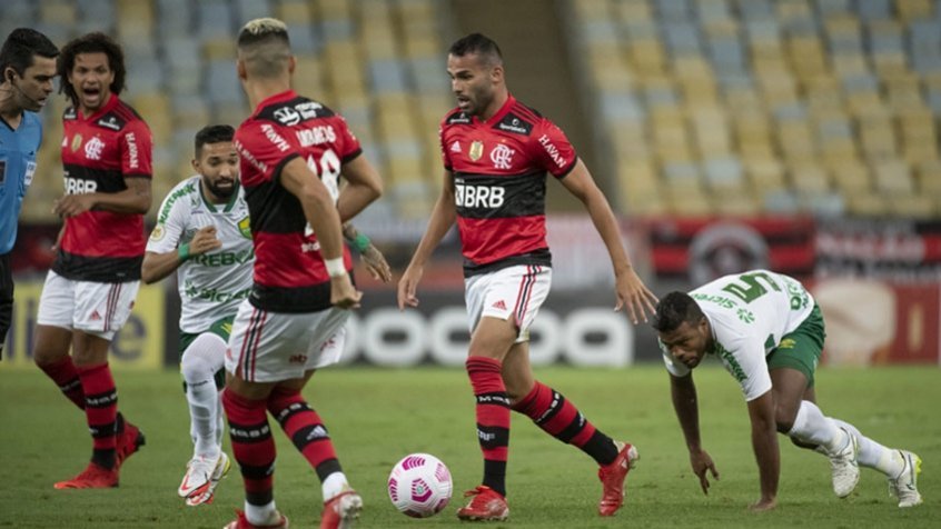 Análise: estratégia não funciona, e Flamengo desperdiça chance de colar ainda mais no Atlético-MG Análise: estratégia não funciona, e Flamengo desperdiça chance de colar ainda mais no Atlético-MG