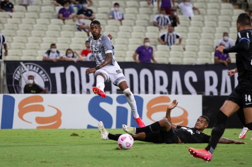 ‘Vacilo’ nos minutos finais custa o G4 ao Bragantino ‘Vacilo’ nos minutos finais custa o G4 ao Bragantino