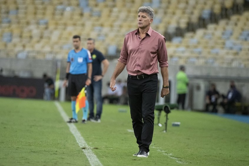 Técnico do Flamengo critica VAR e revela que Gabi passou mal no vestiário: ‘Quase não entra em campo’ Técnico do Flamengo critica VAR e revela que Gabi passou mal no vestiário: ‘Quase não entra em campo’